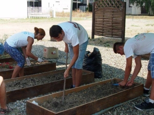 11873926_10207450385763304_288344299_n