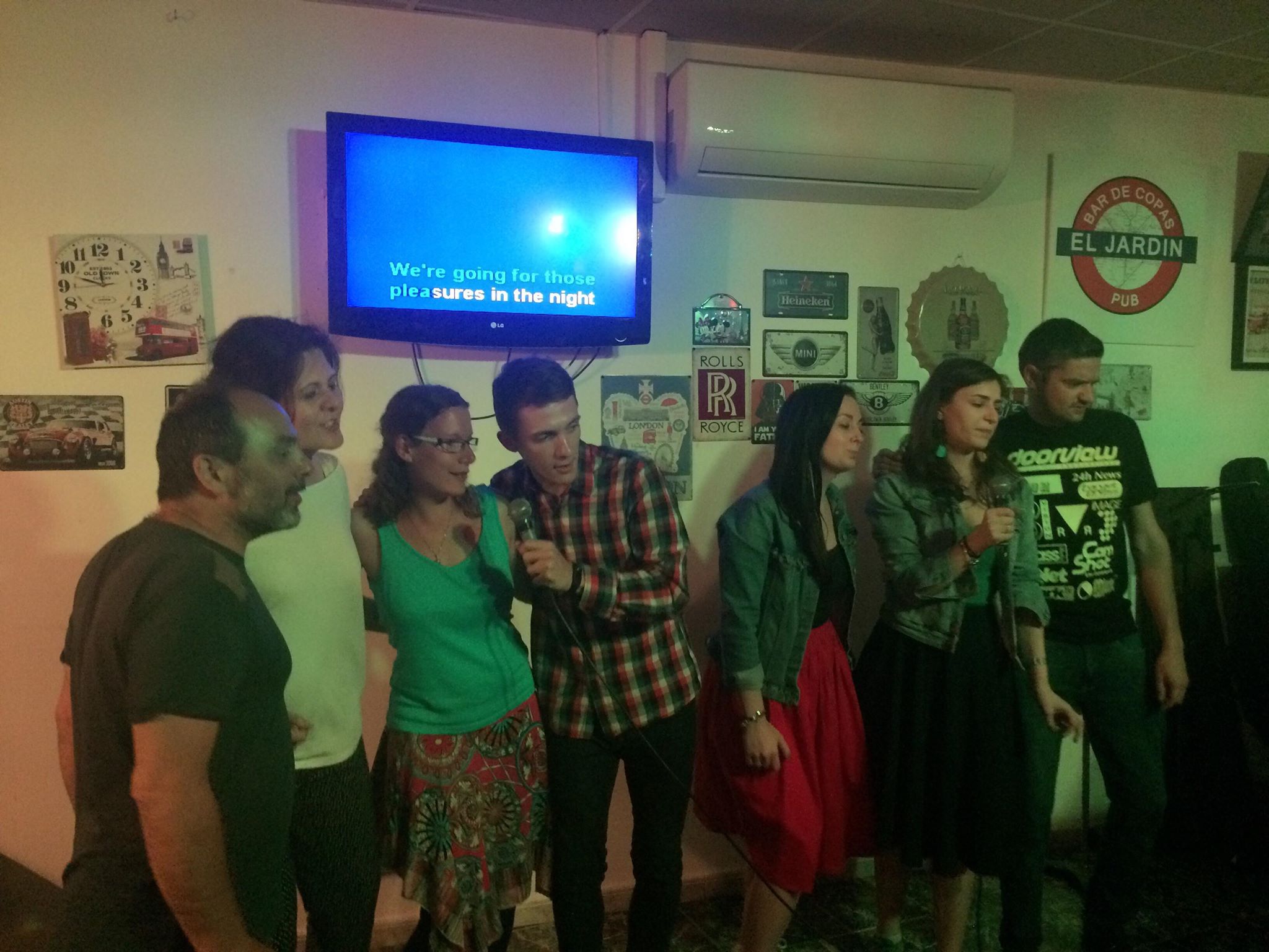 3338-680-FB_57377379_285218862367768_794215160418926592_n